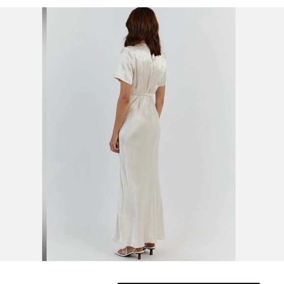 DISSH Annabelle (US 8) Elegant Cream Dress - Picture 5 of 14